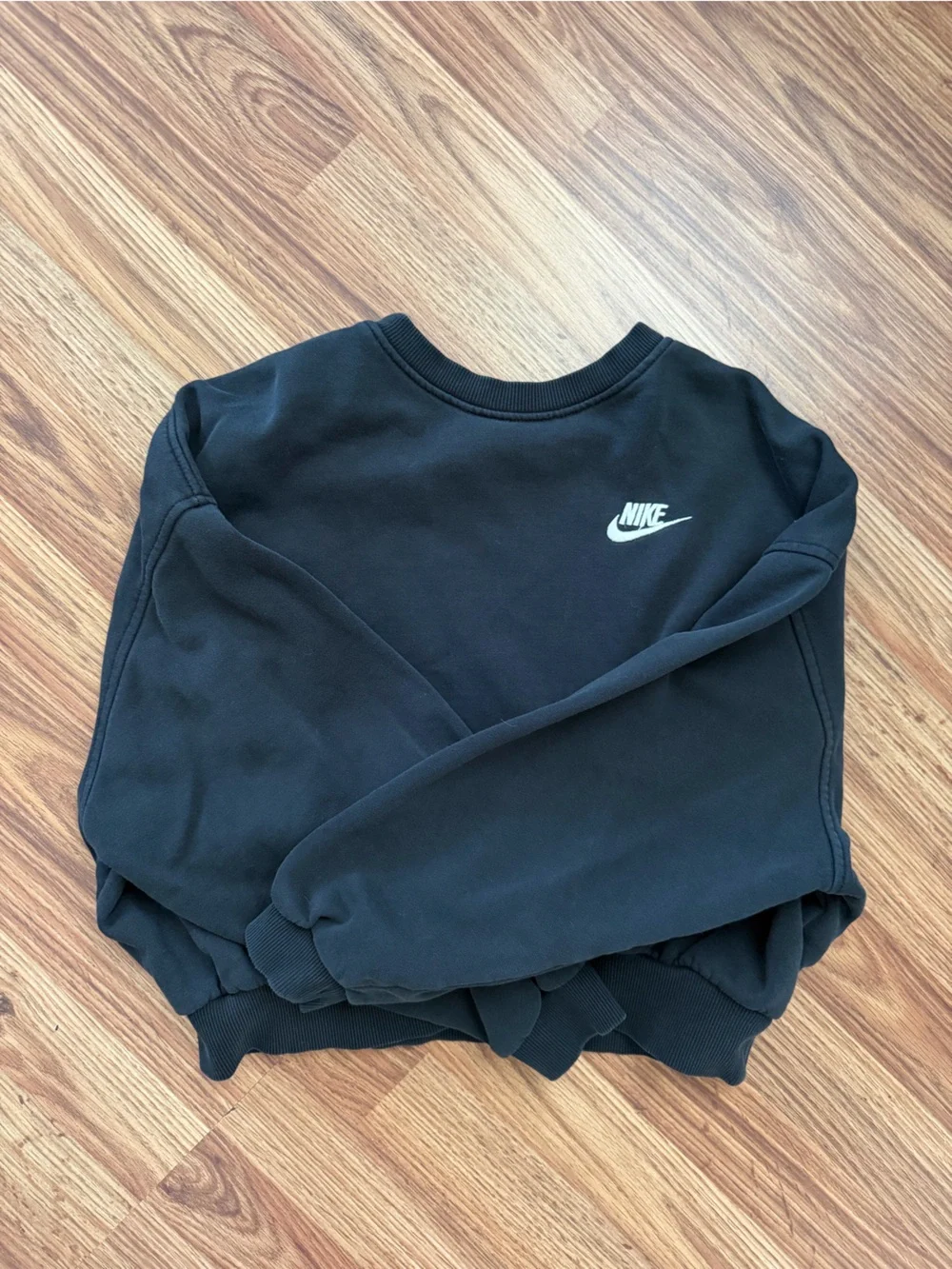 Nike Kids Black Crop Sweatshirt Large